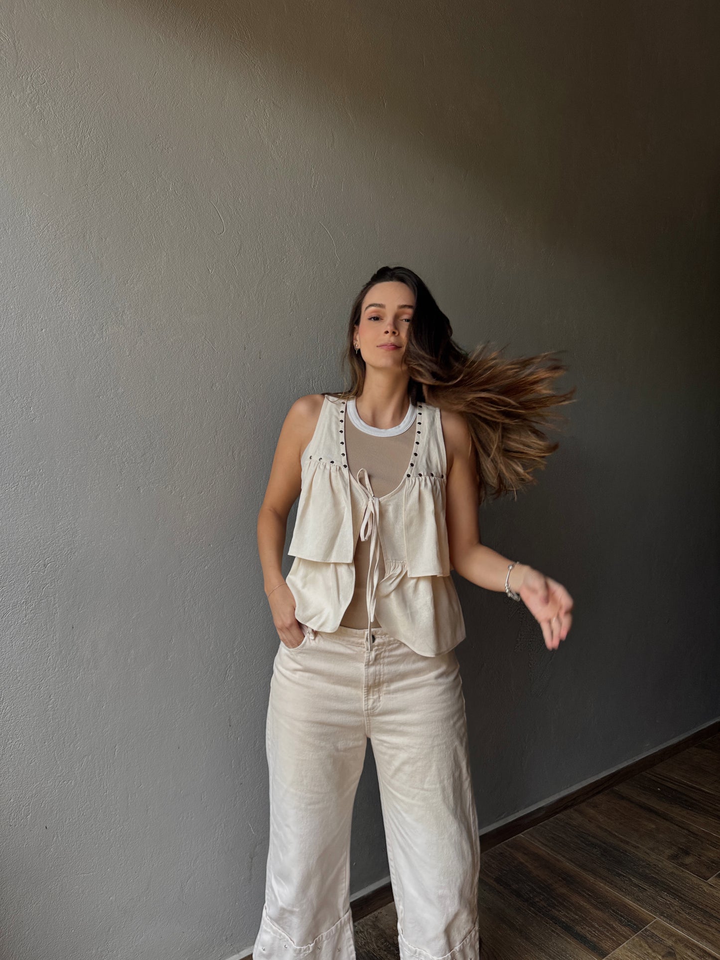 Linen Rivet Vest- Ivory
